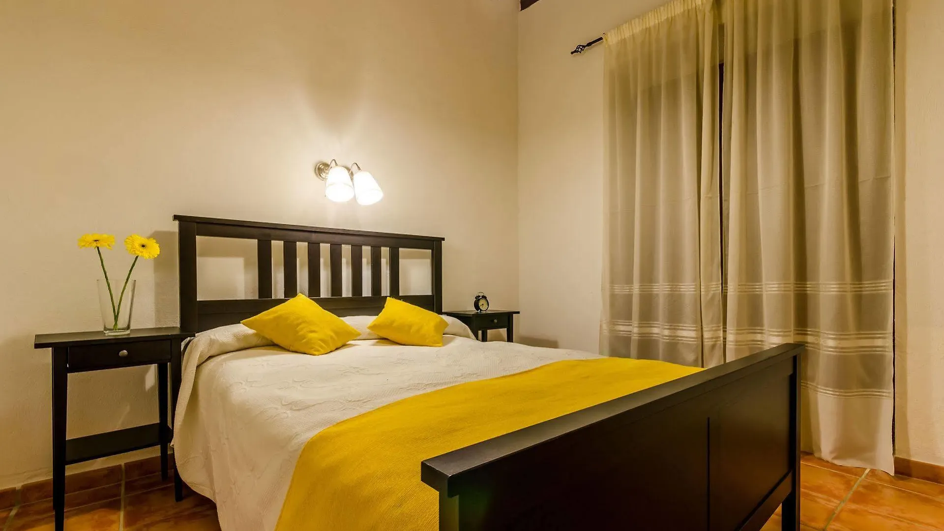 Urban Suites Granada Apartment